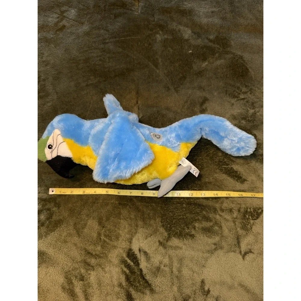 A Petting Zoo Blue Parrot‎ Bird Macaw Plush Stuffed Animal Wildlife Realistic